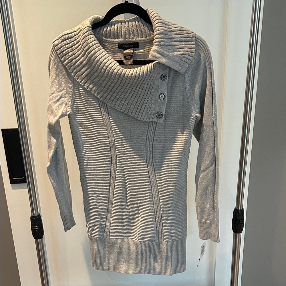 Women's Gray & Silver Sweater with Button Detail